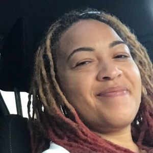 Meet your Posher, Dana